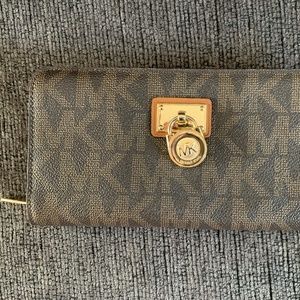 MK Full Zip Wallet